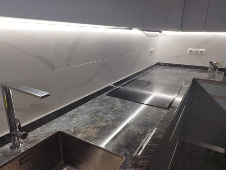reforma de cocina barata Reformas Orkaled